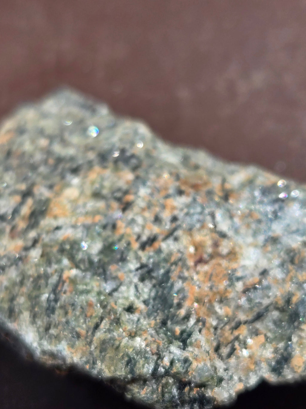 Rosenbuschite with fluoro-leakeite