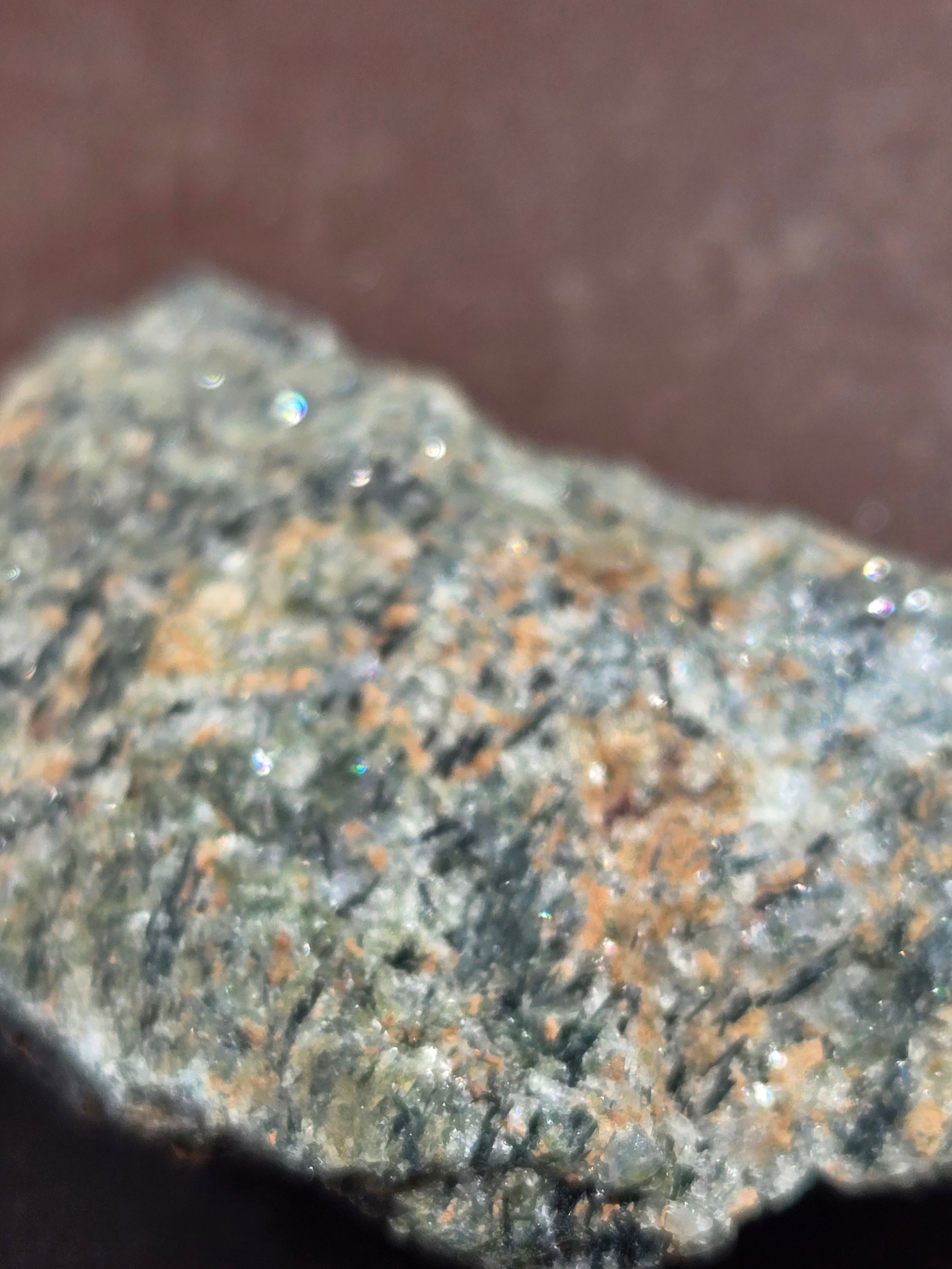 Rosenbuschite with fluoro-leakeite