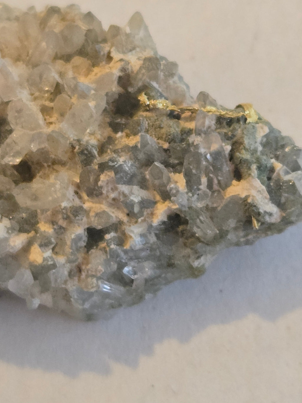 Schumacherite on quartz