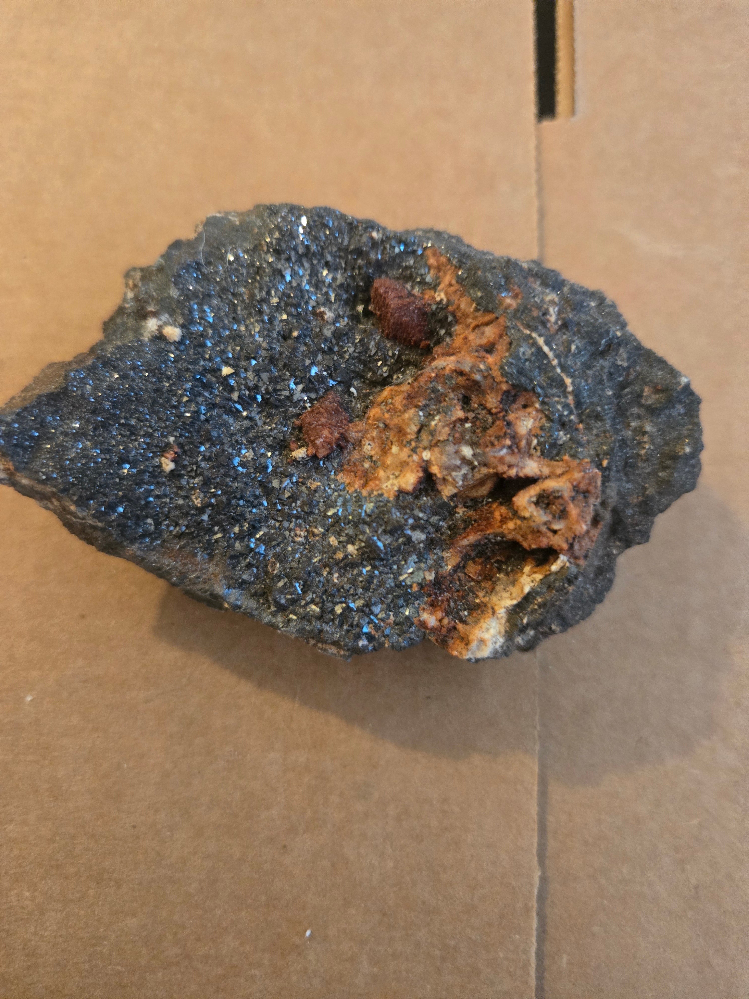 Siderite on magnetite