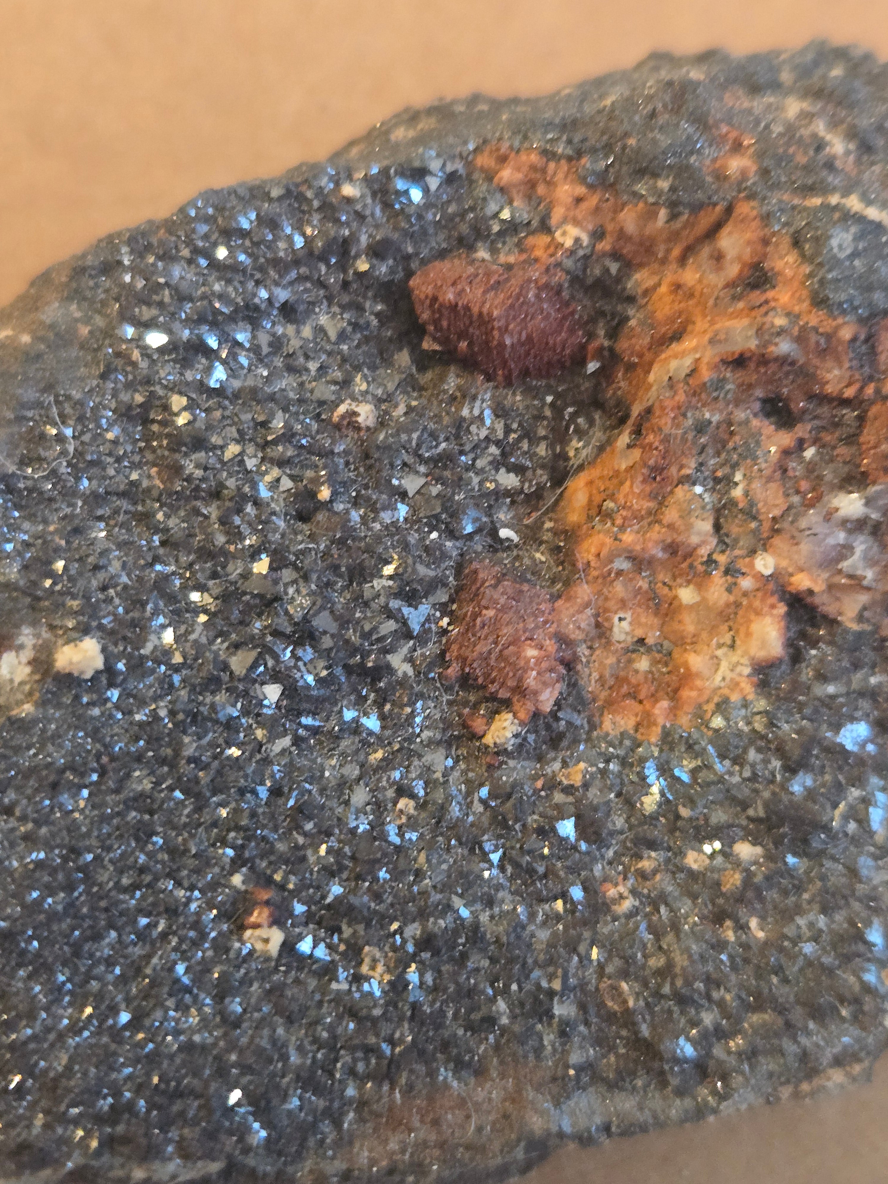Siderite on magnetite