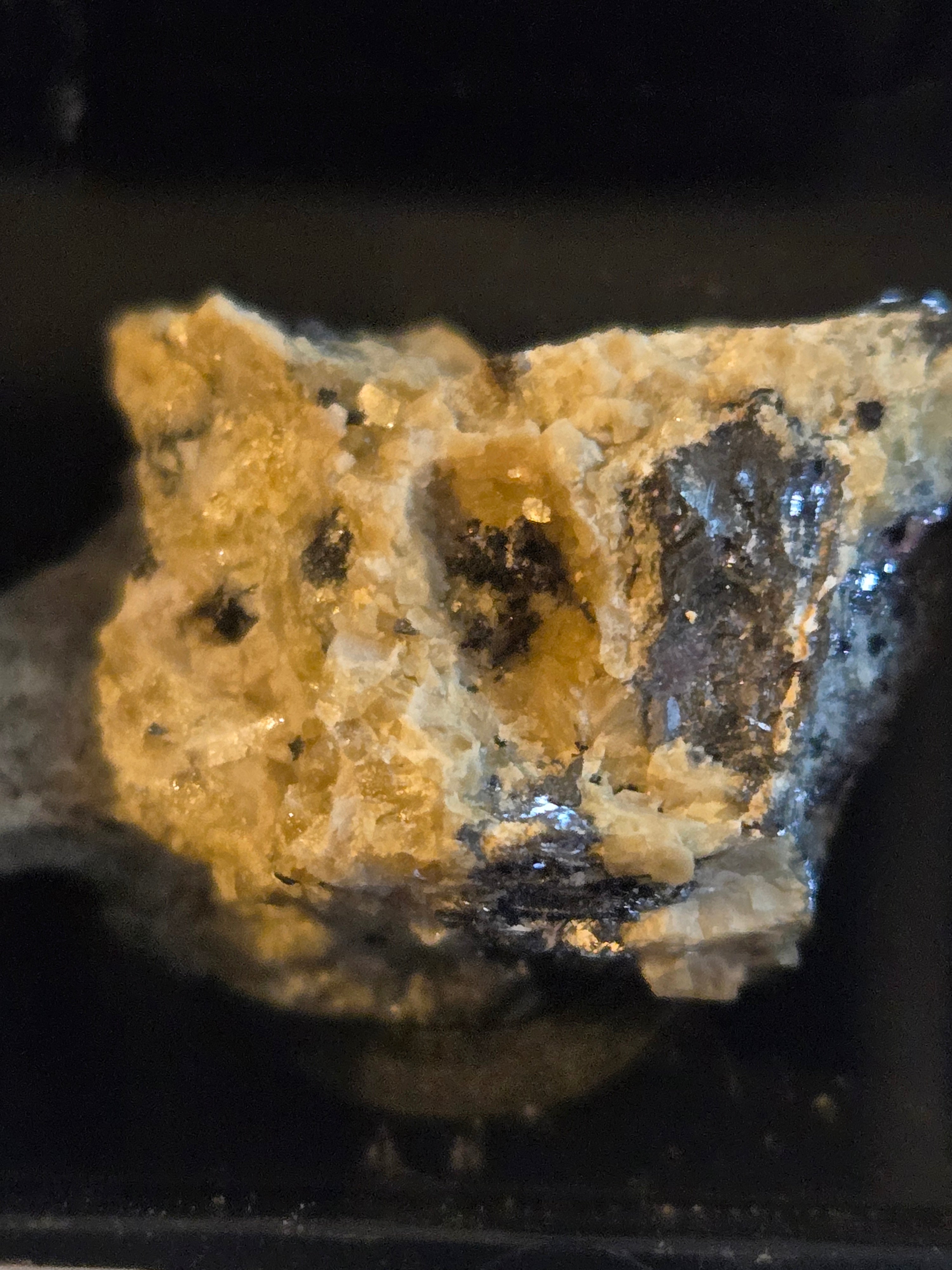 Silver wire with tetrahedrite