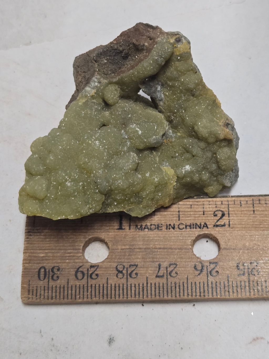 Smithsonite w greenockite specimen