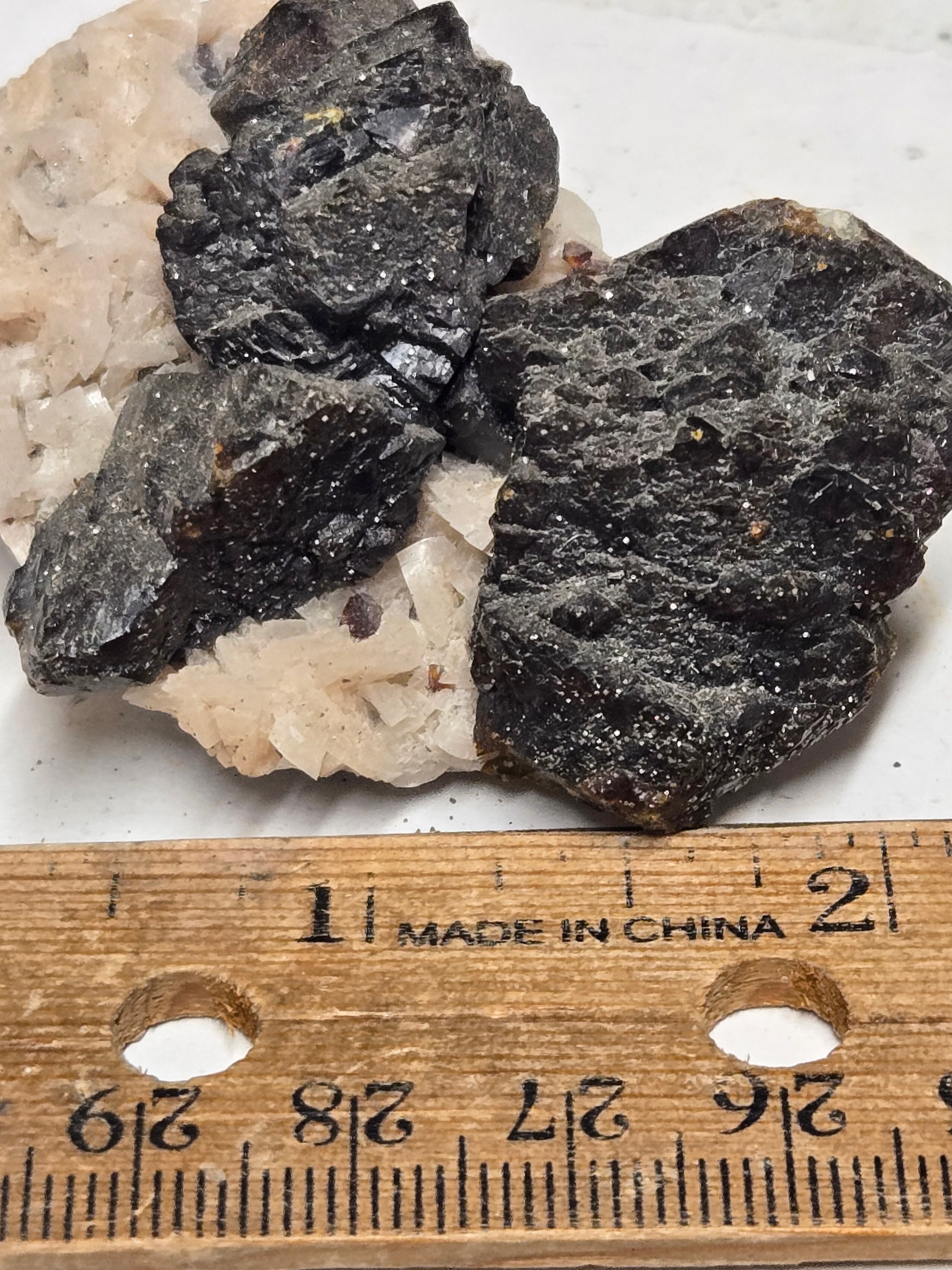 Sphalerite on dolomite