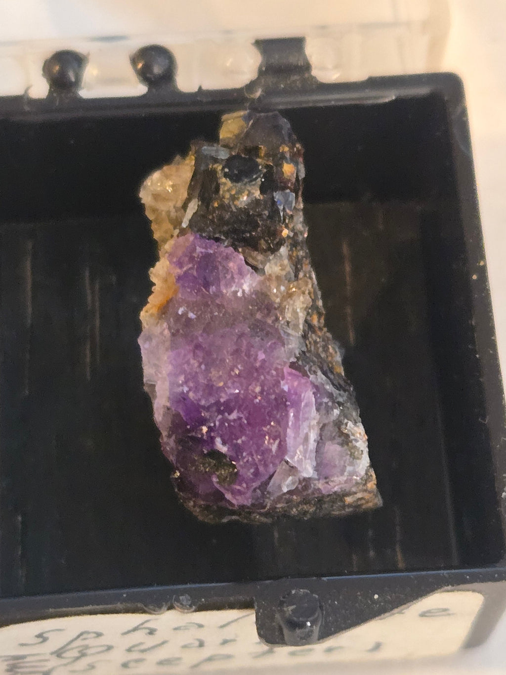 Sphalerite on quartz