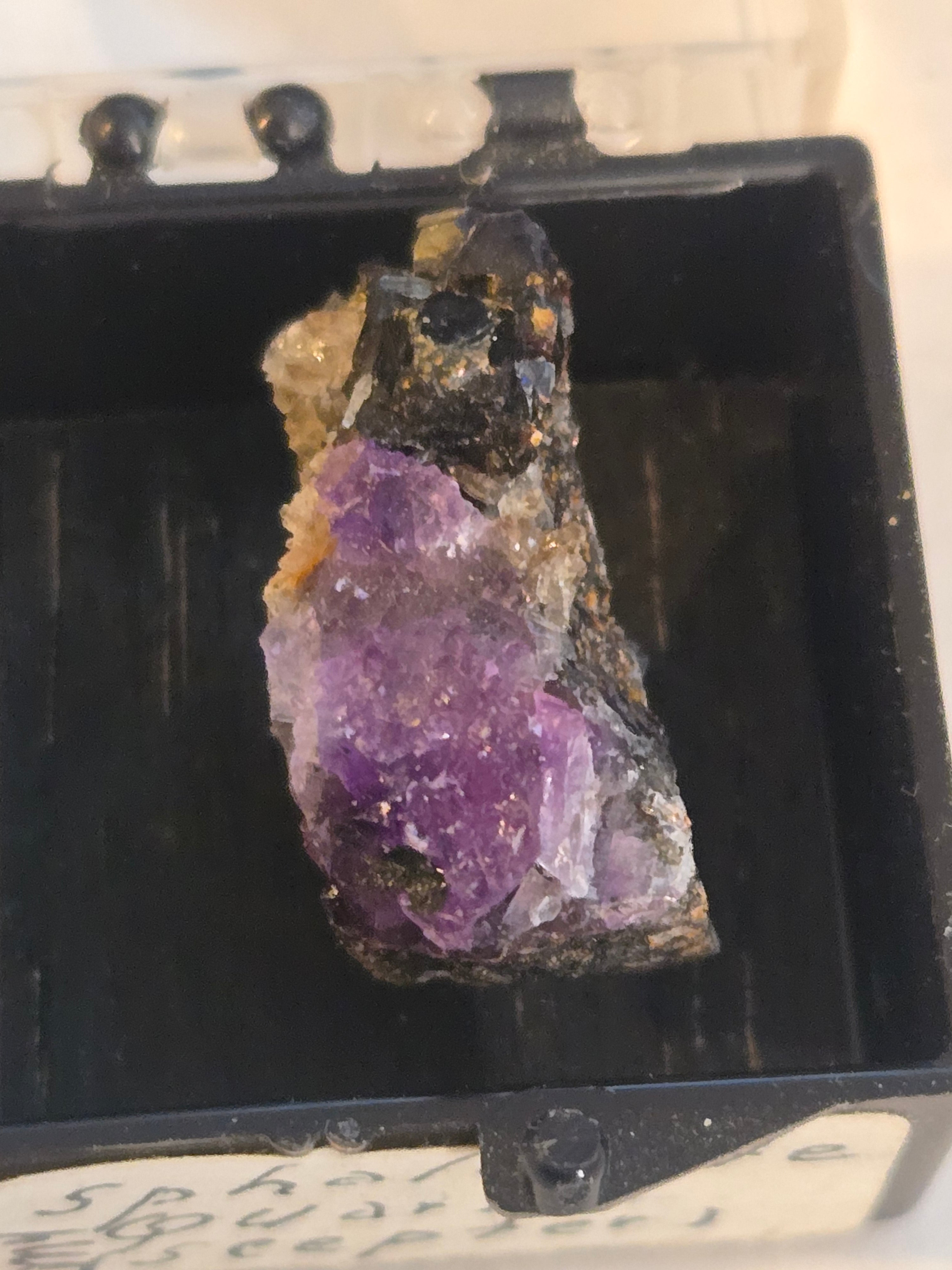 Sphalerite on quartz
