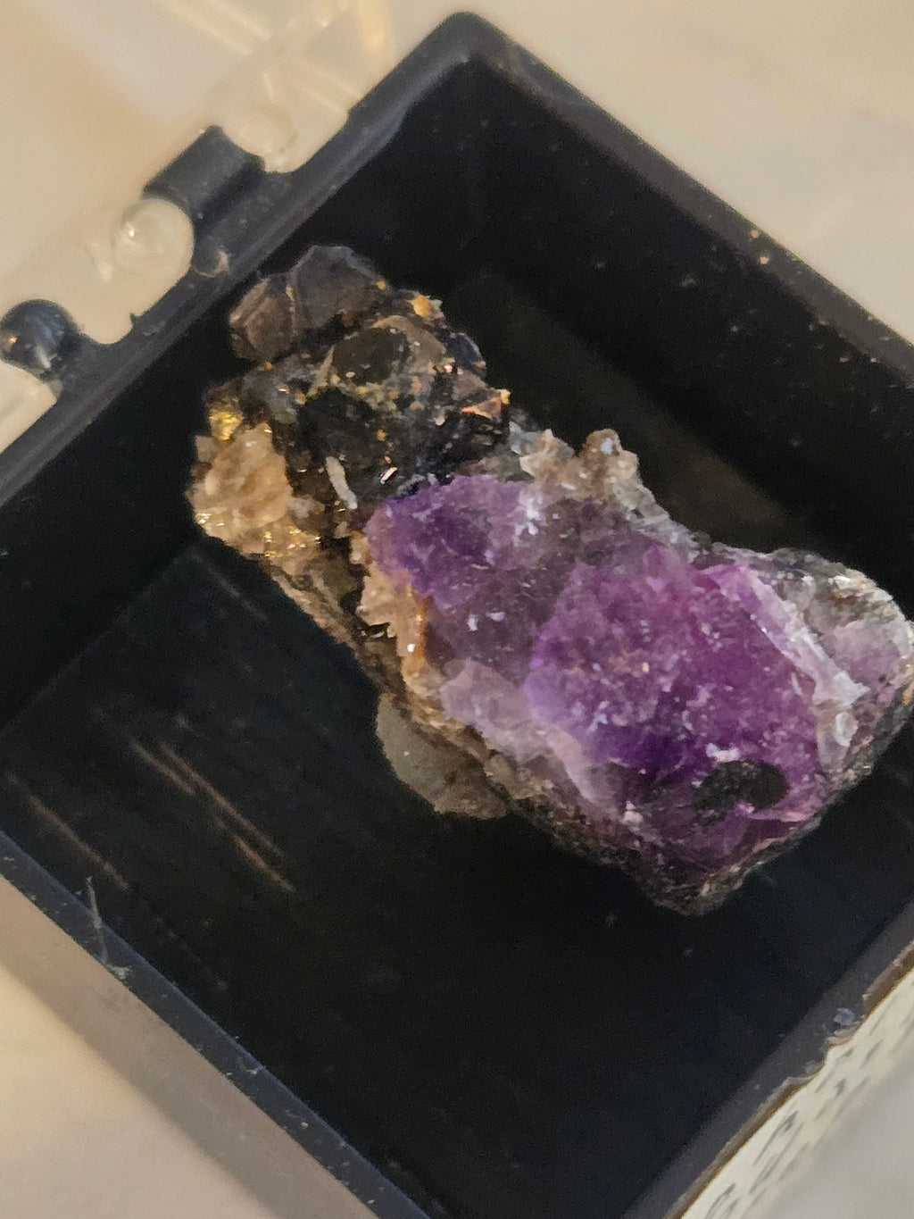Sphalerite on quartz