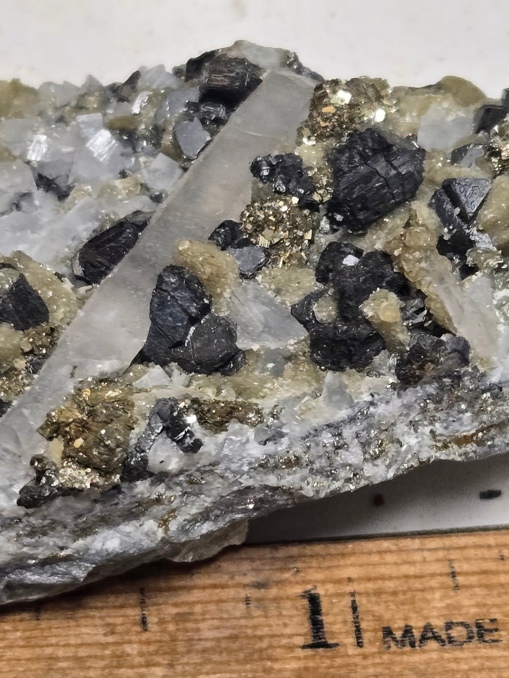 Sphalerite with quartz