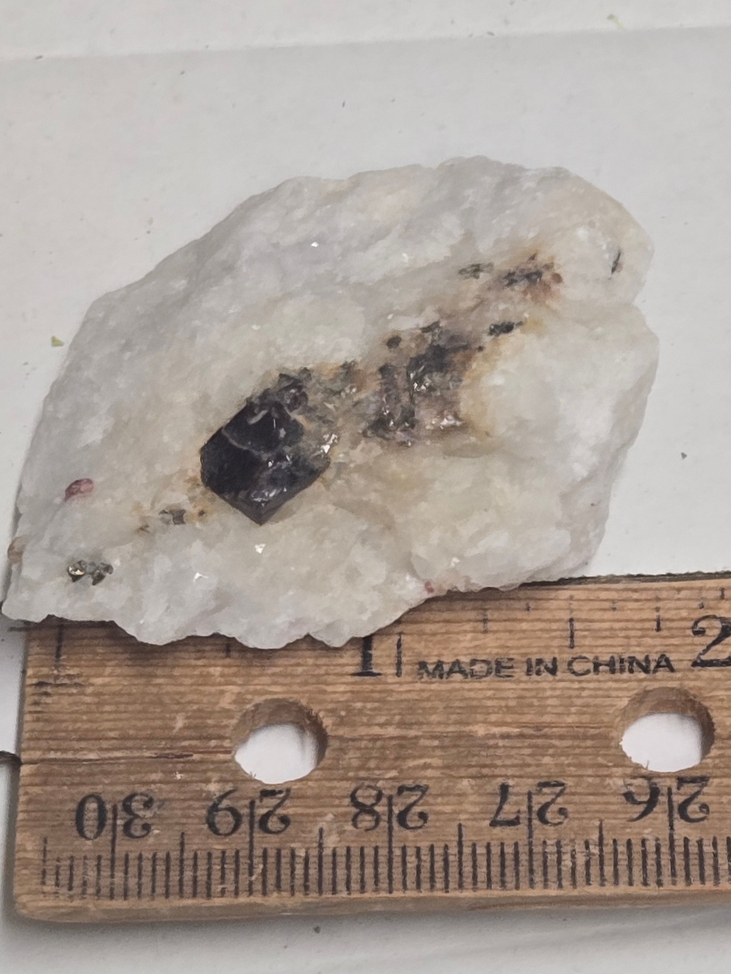 Spinel specimen