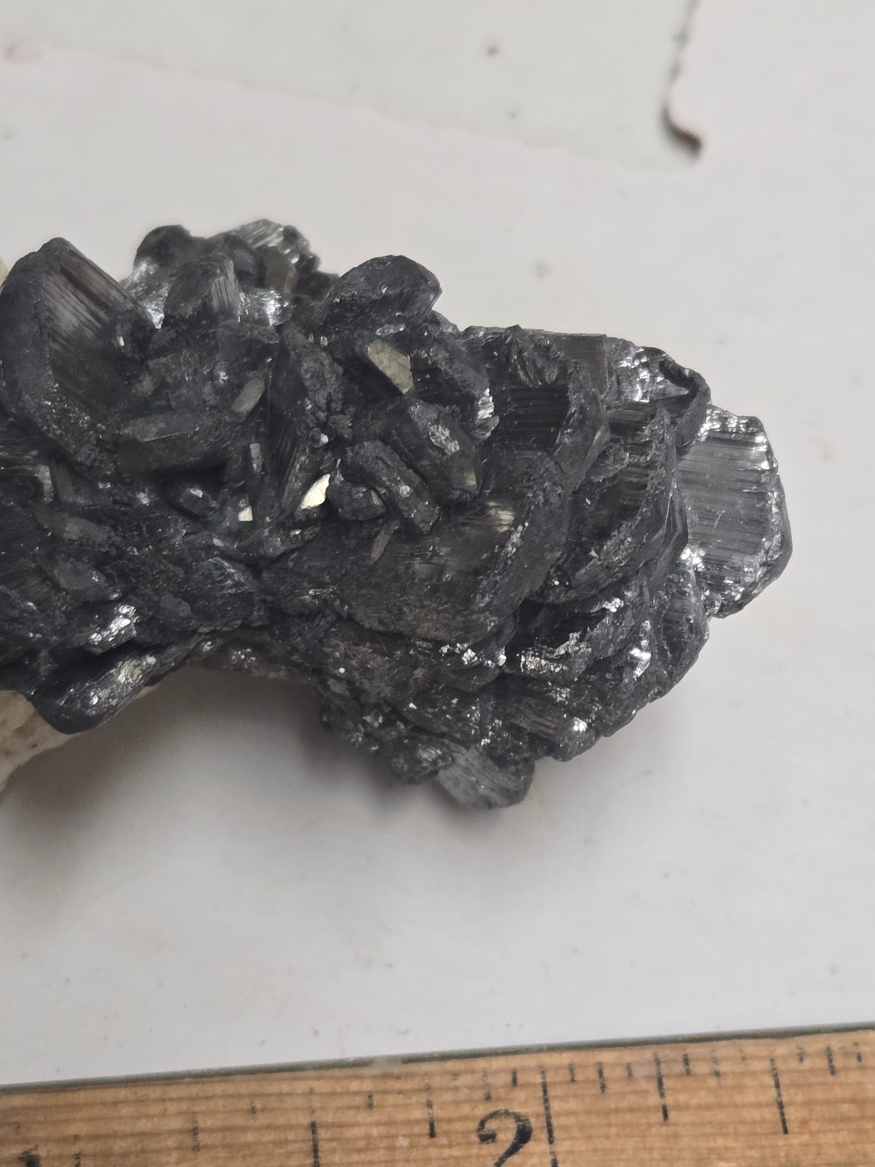 Stibnite on barite