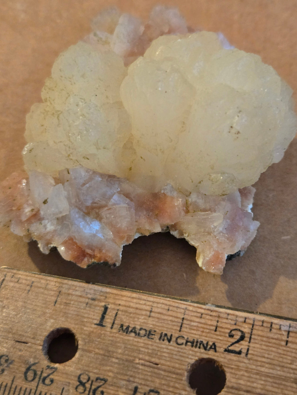 Stilbite on heulandite