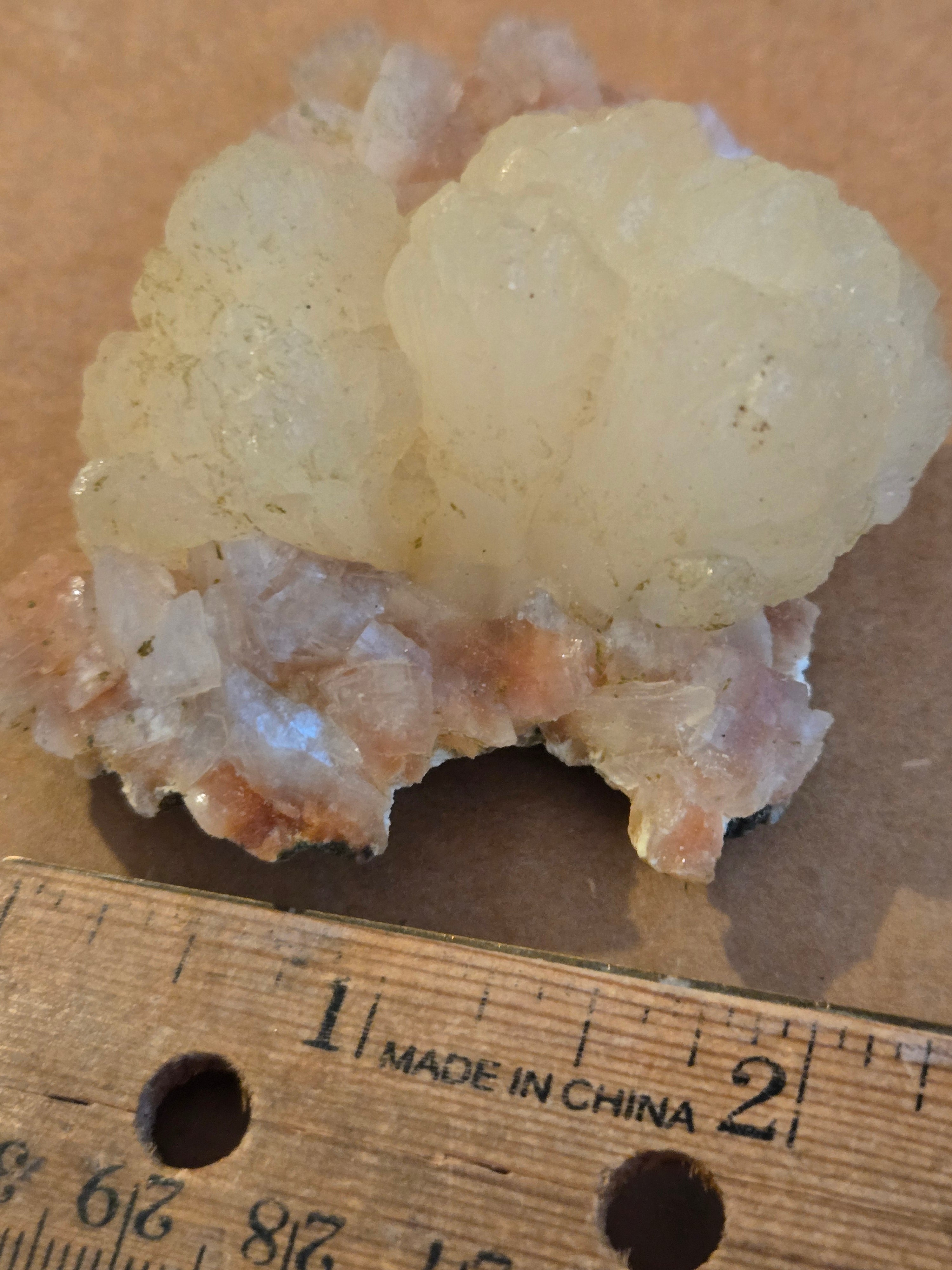 Stilbite on heulandite