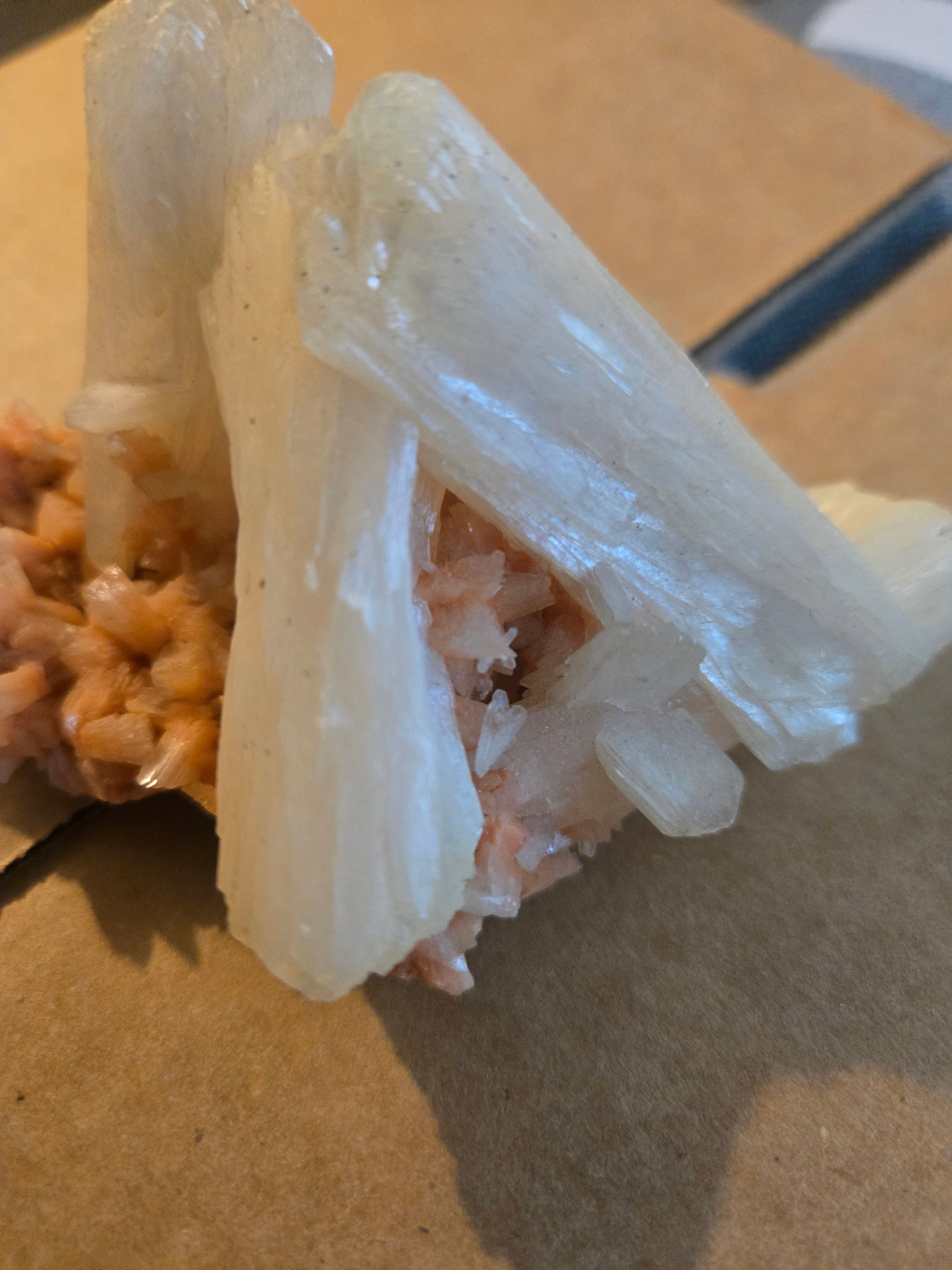 Stilbite on heulandite