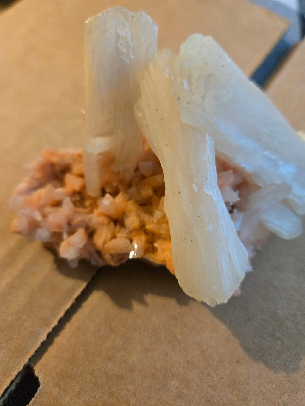 Stilbite on heulandite