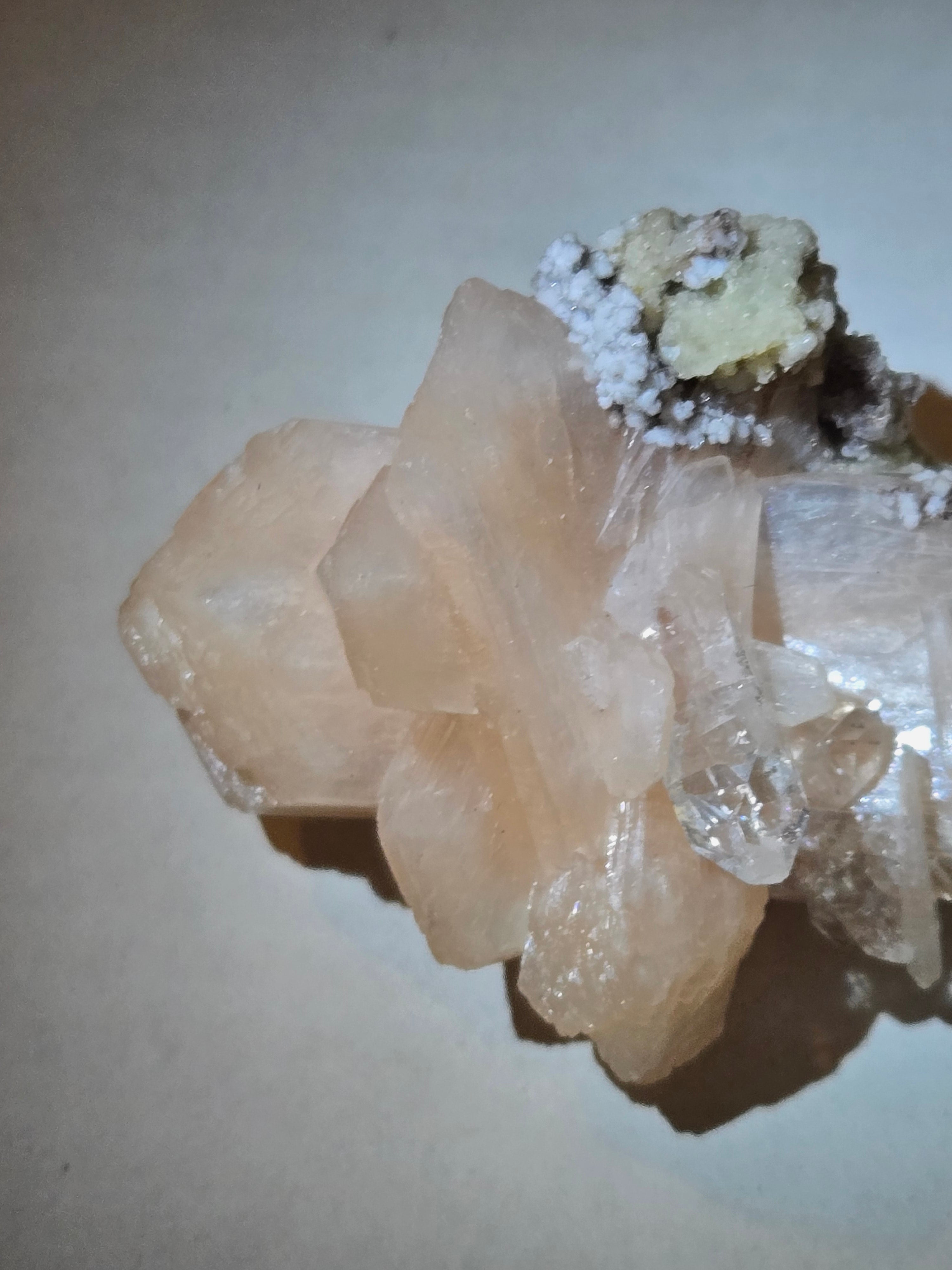 Stilbite with apophyllite