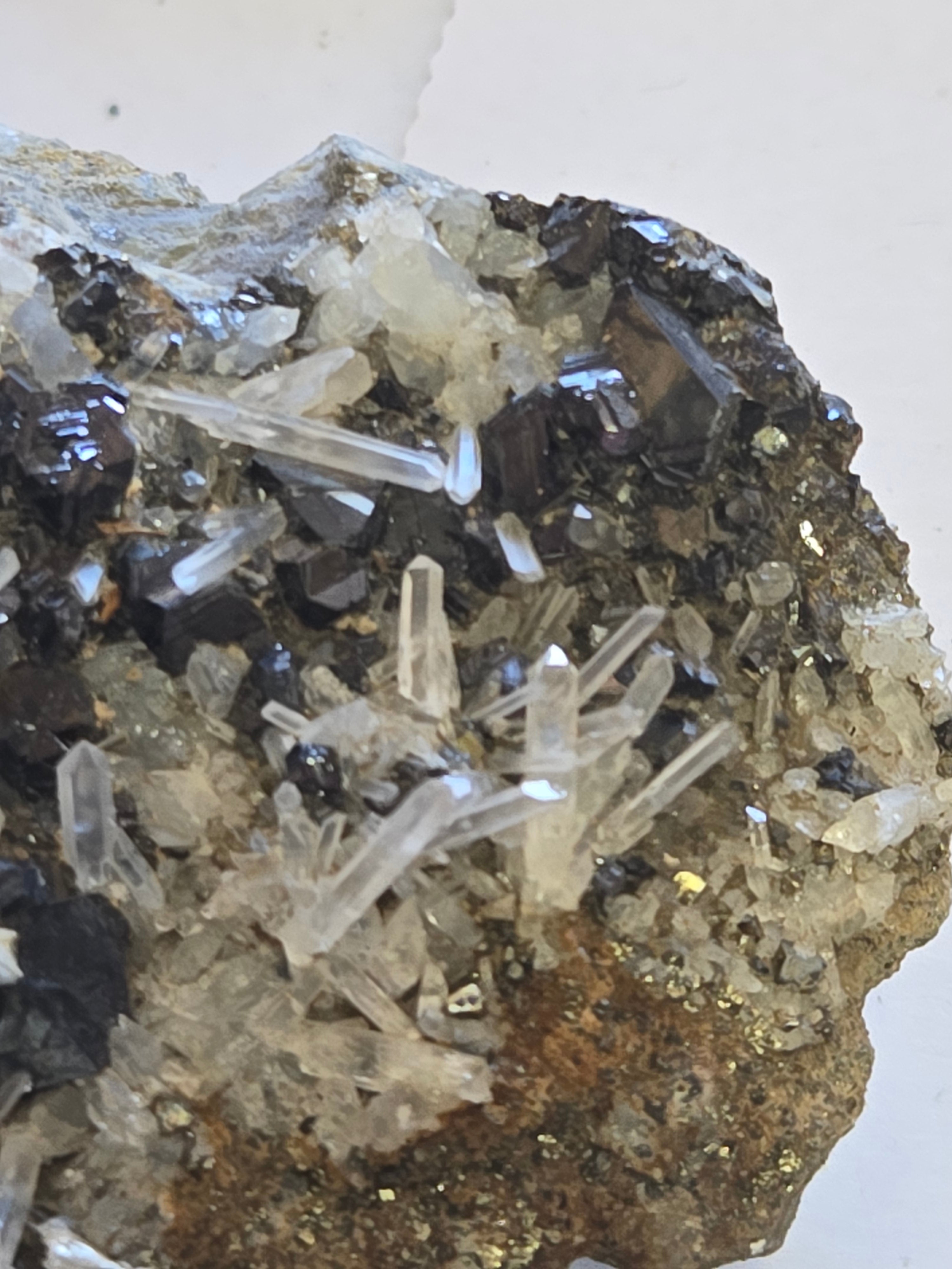 Tetrahedrite pyrite quartz