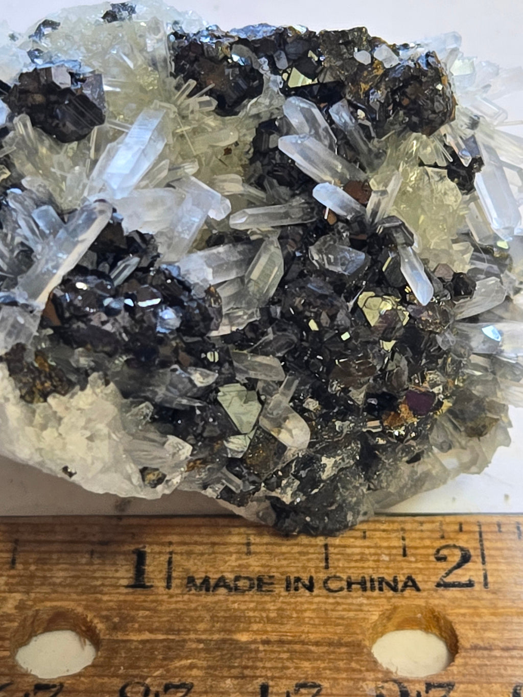 Tetrahedrite pyrite quartz