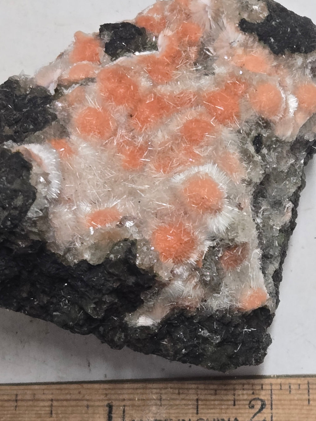 Thomsonite and mesolite