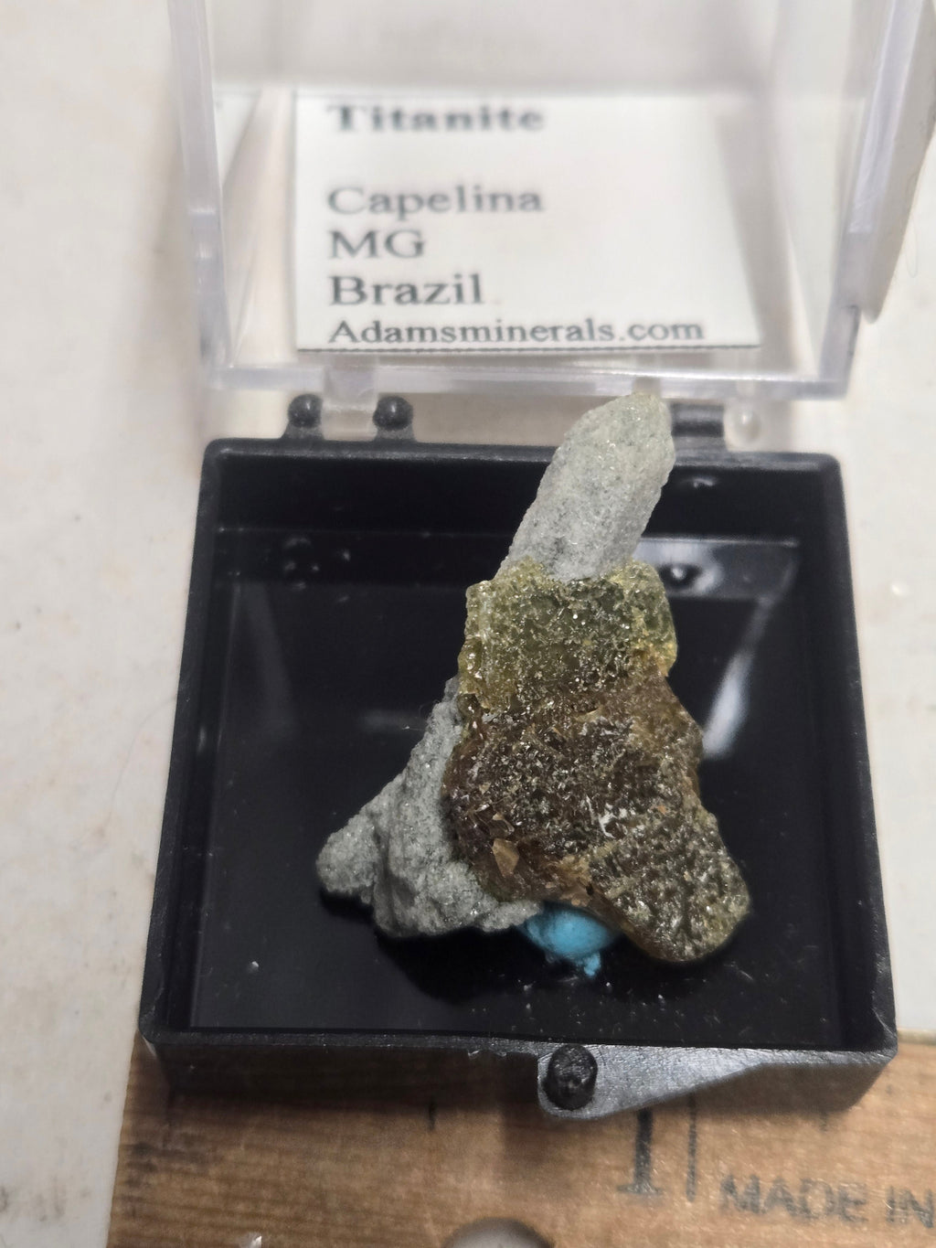 Titanite with quartz