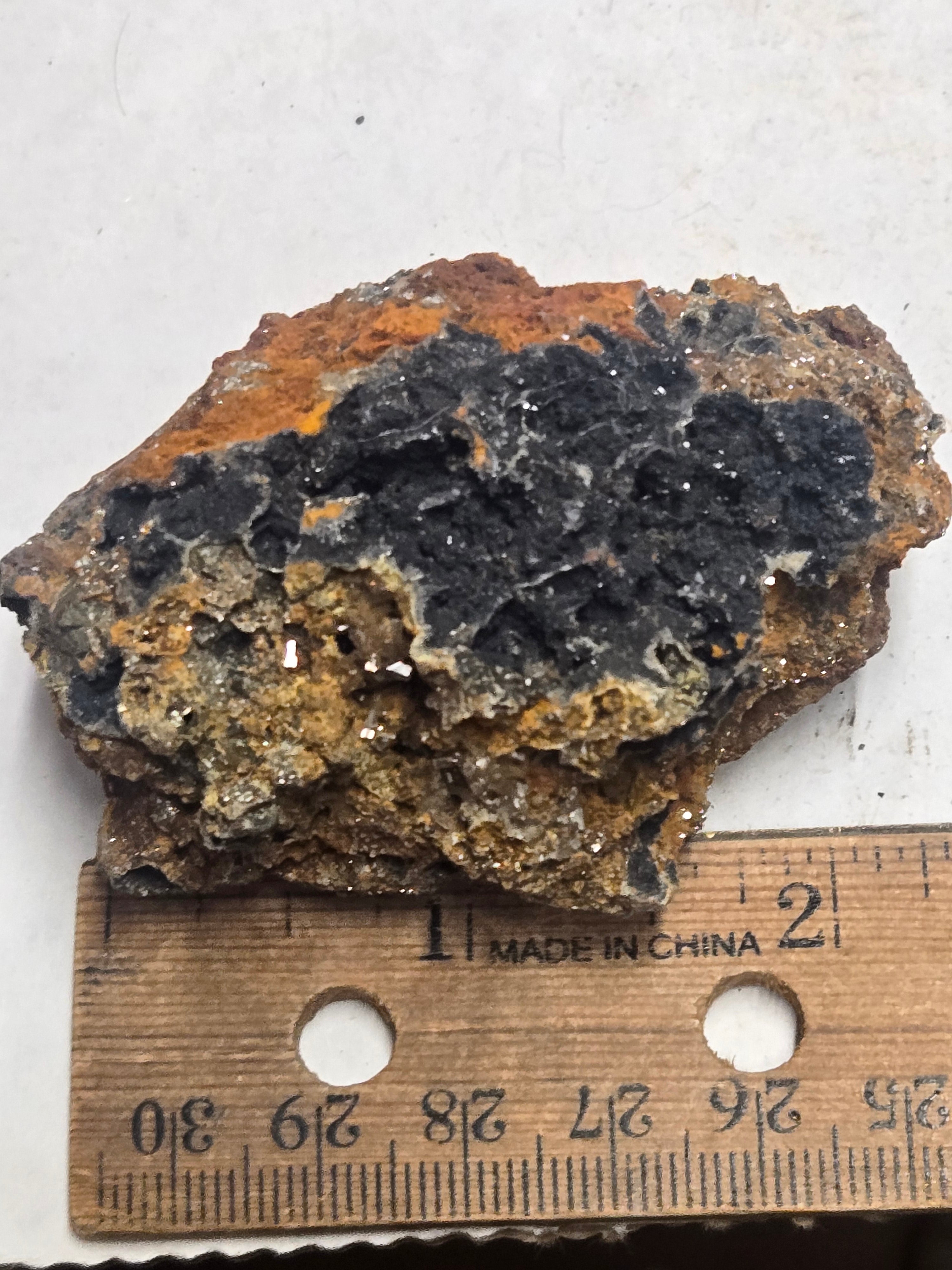 Tsumcorite with hemimorphite