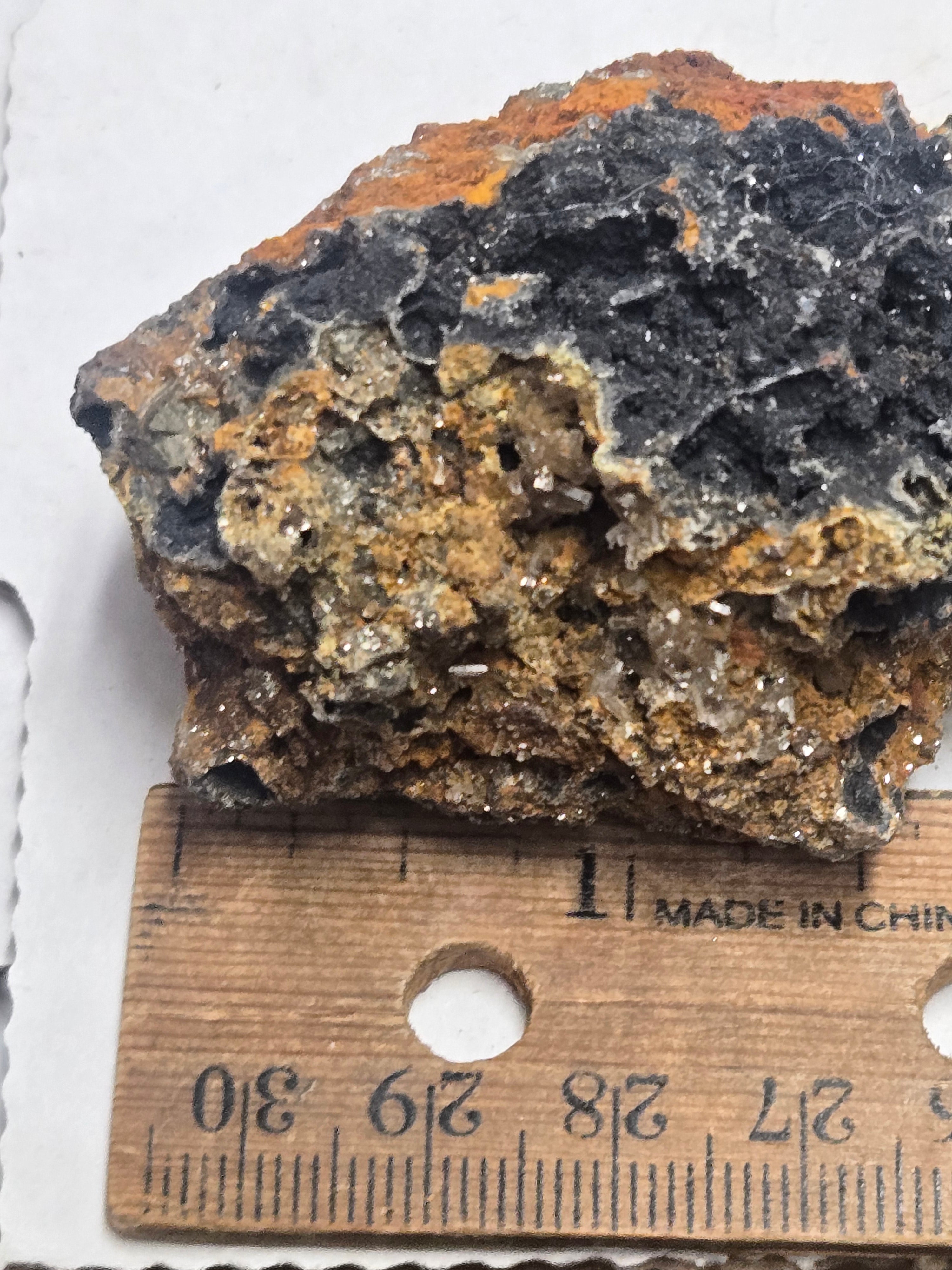 Tsumcorite with hemimorphite