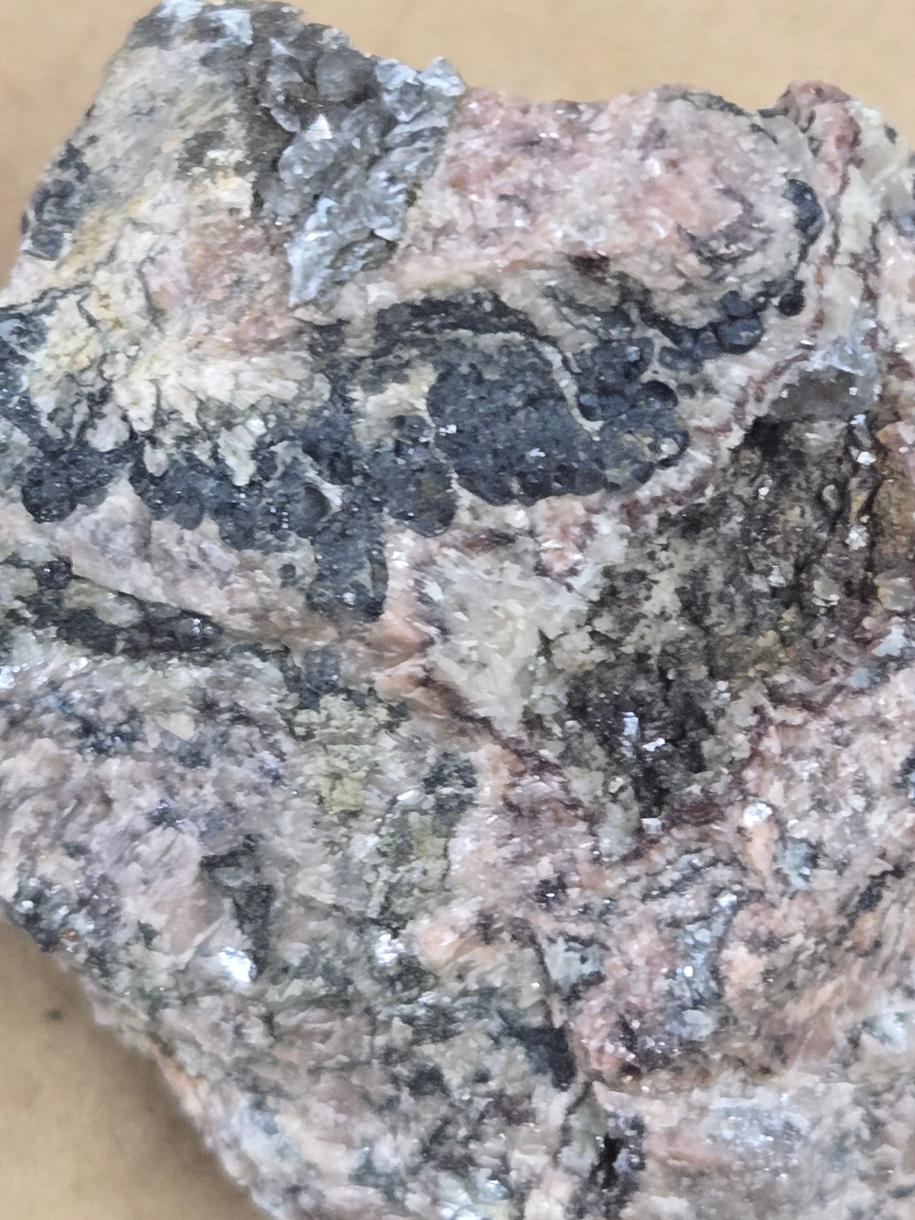 Uraninite specimen