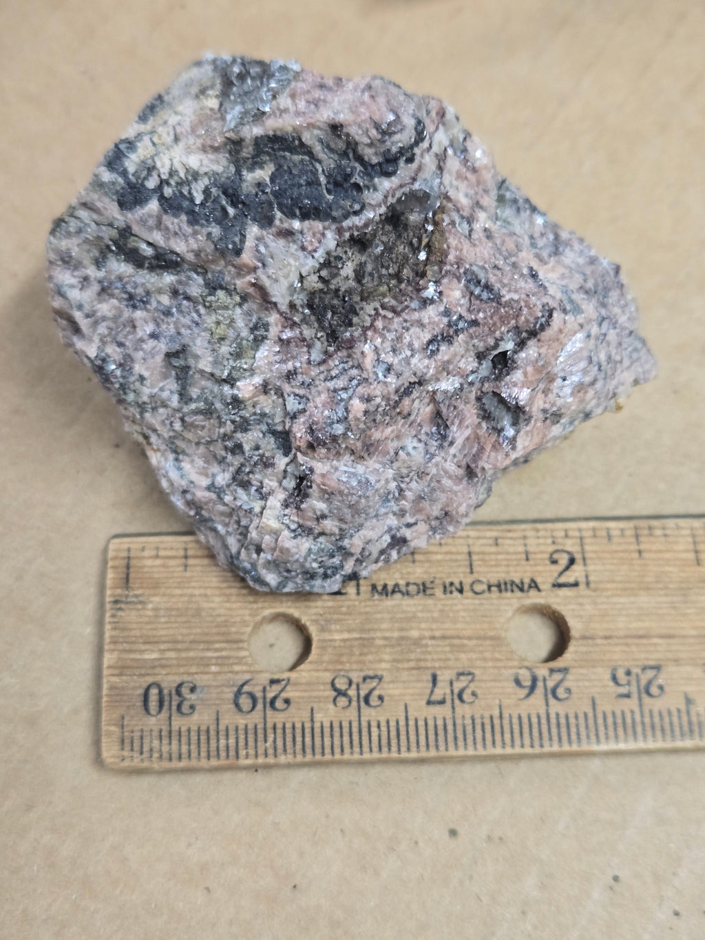 Uraninite specimen