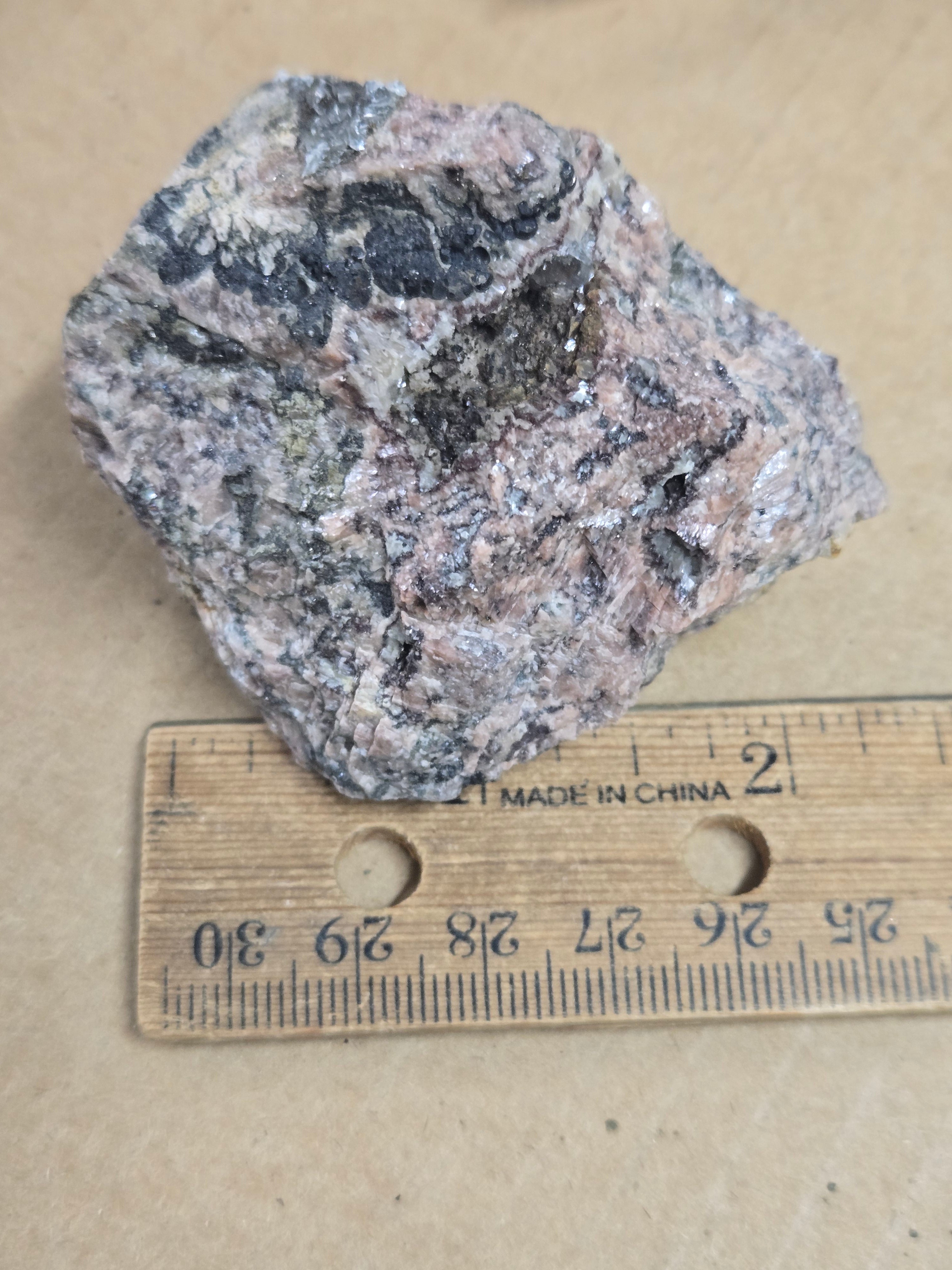 Uraninite specimen