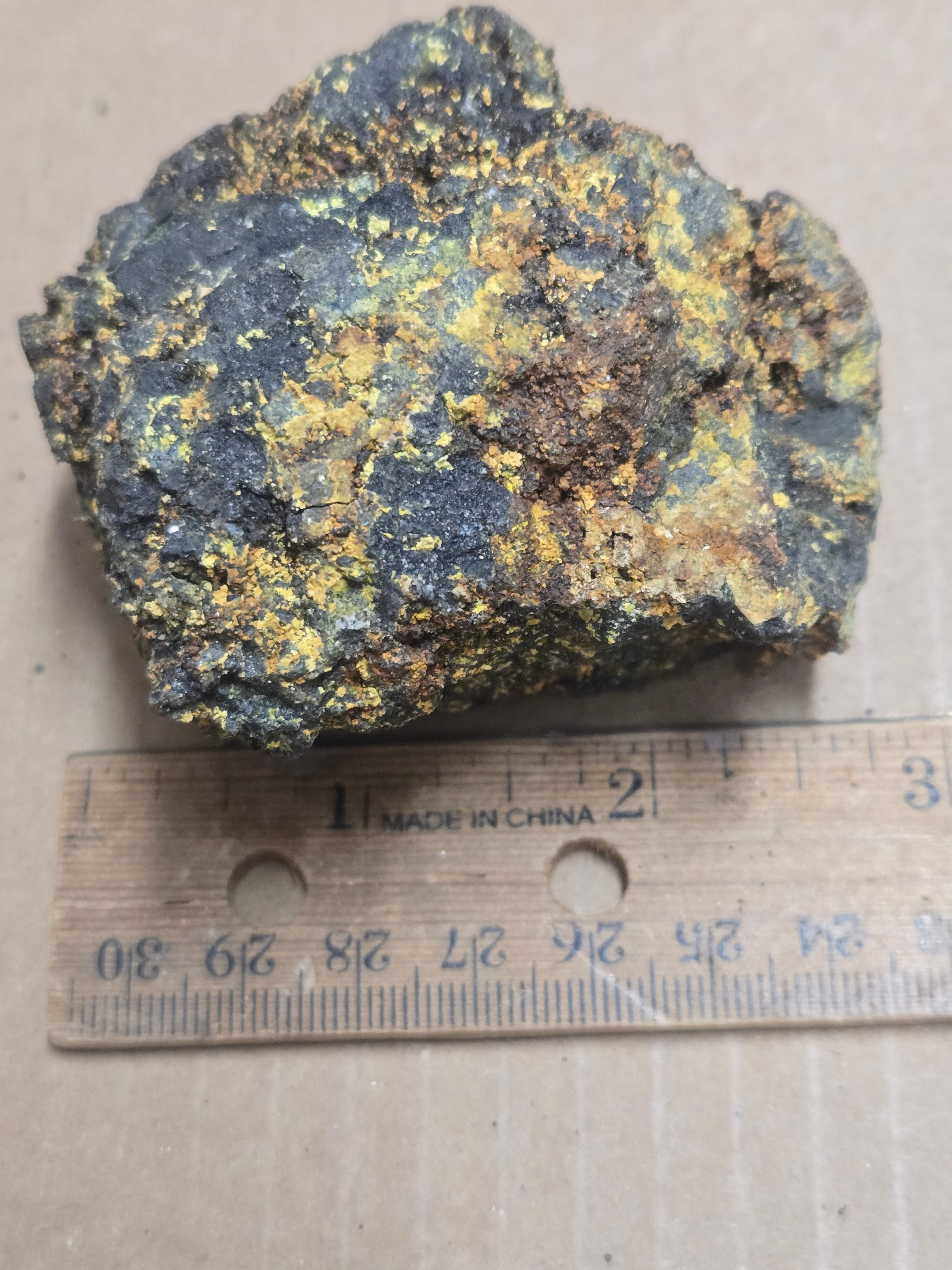Uraninite w Tyuyamunite