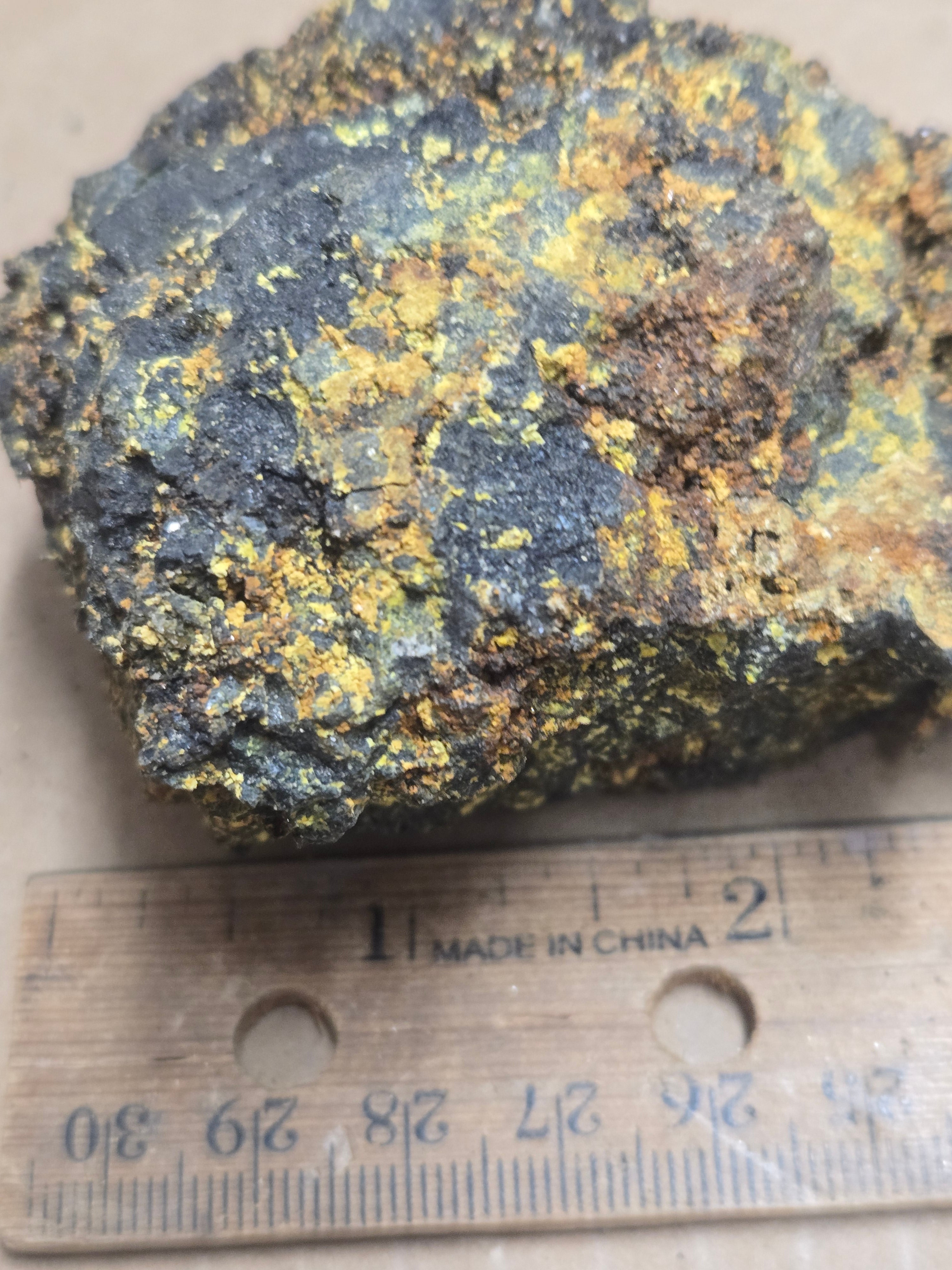 Uraninite w Tyuyamunite