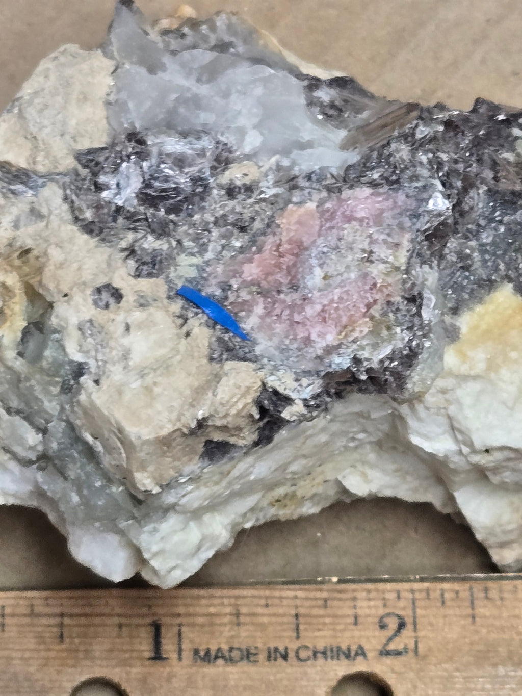 Vayrynenite specimen