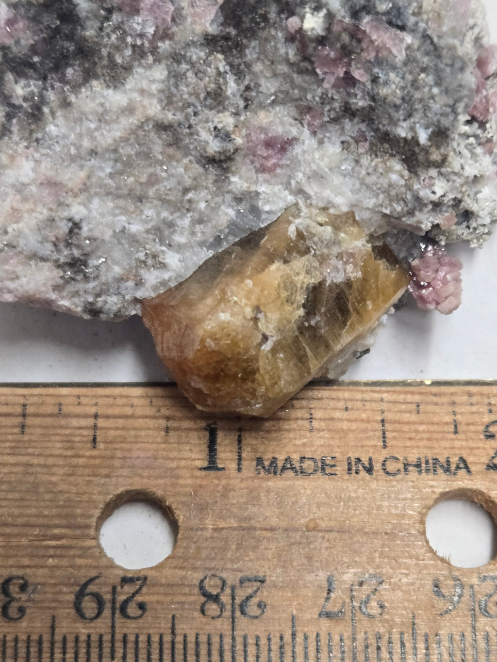 Vesuvianite w grossular