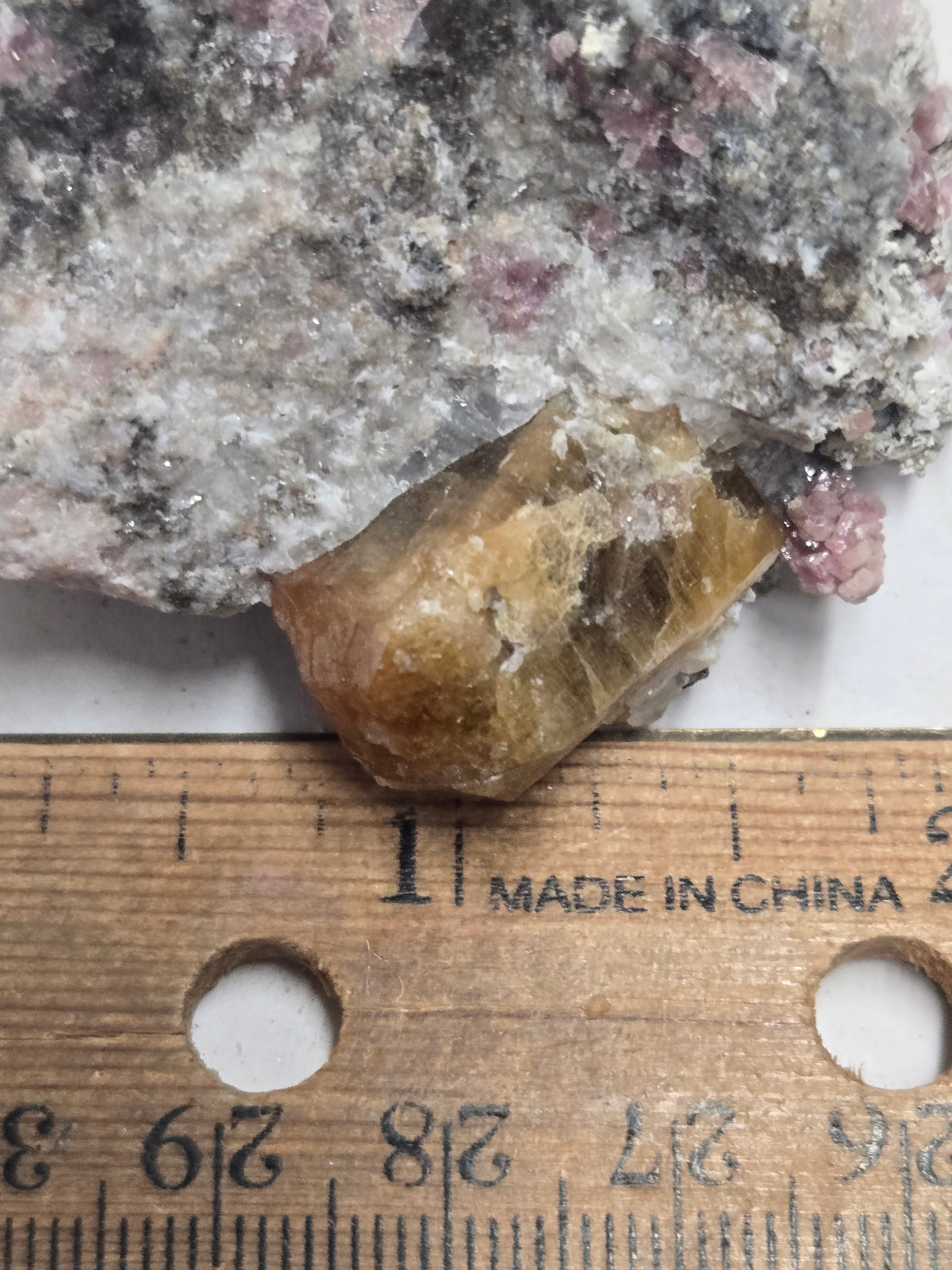 Vesuvianite w grossular