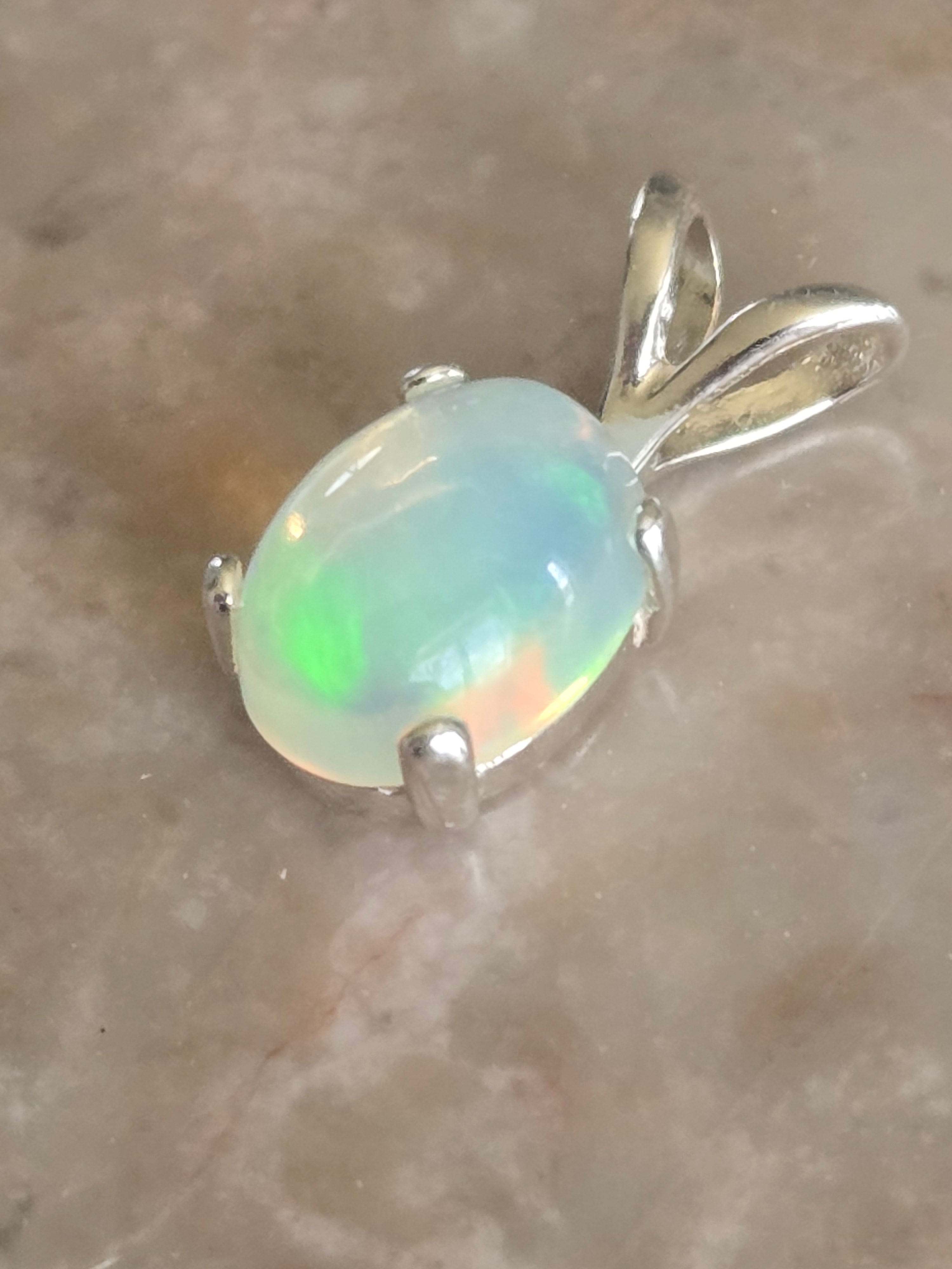 Welo opal pendant
