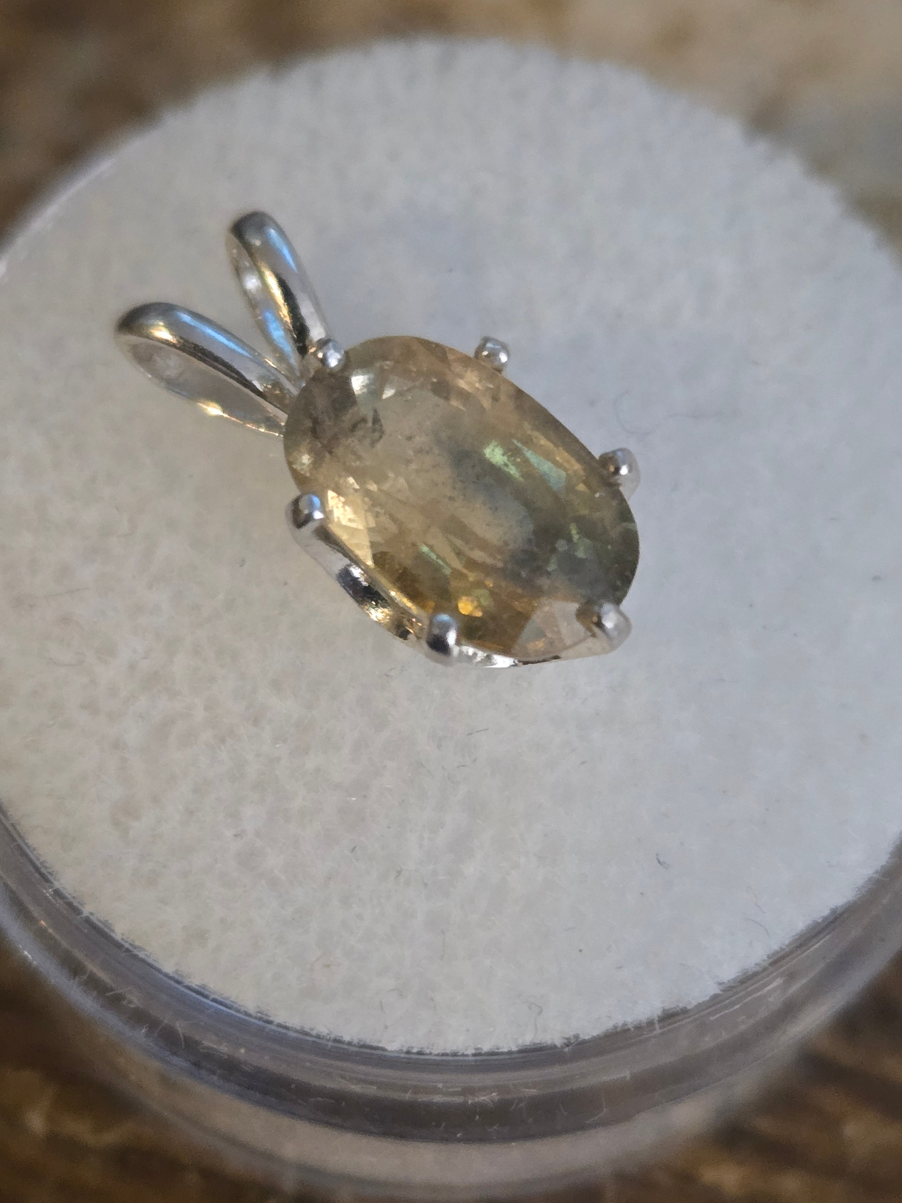 Yellow sapphire pendant