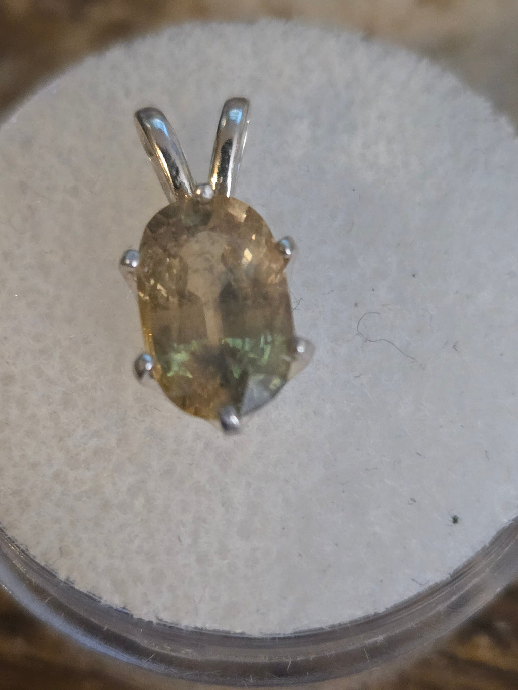 Yellow sapphire pendant