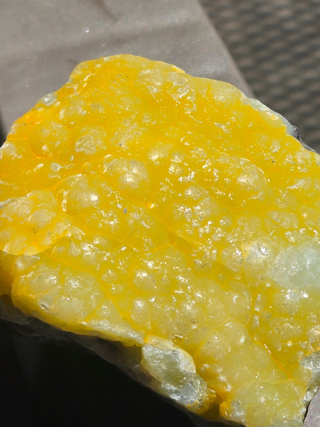 Yellow smithsonite (cadmium)