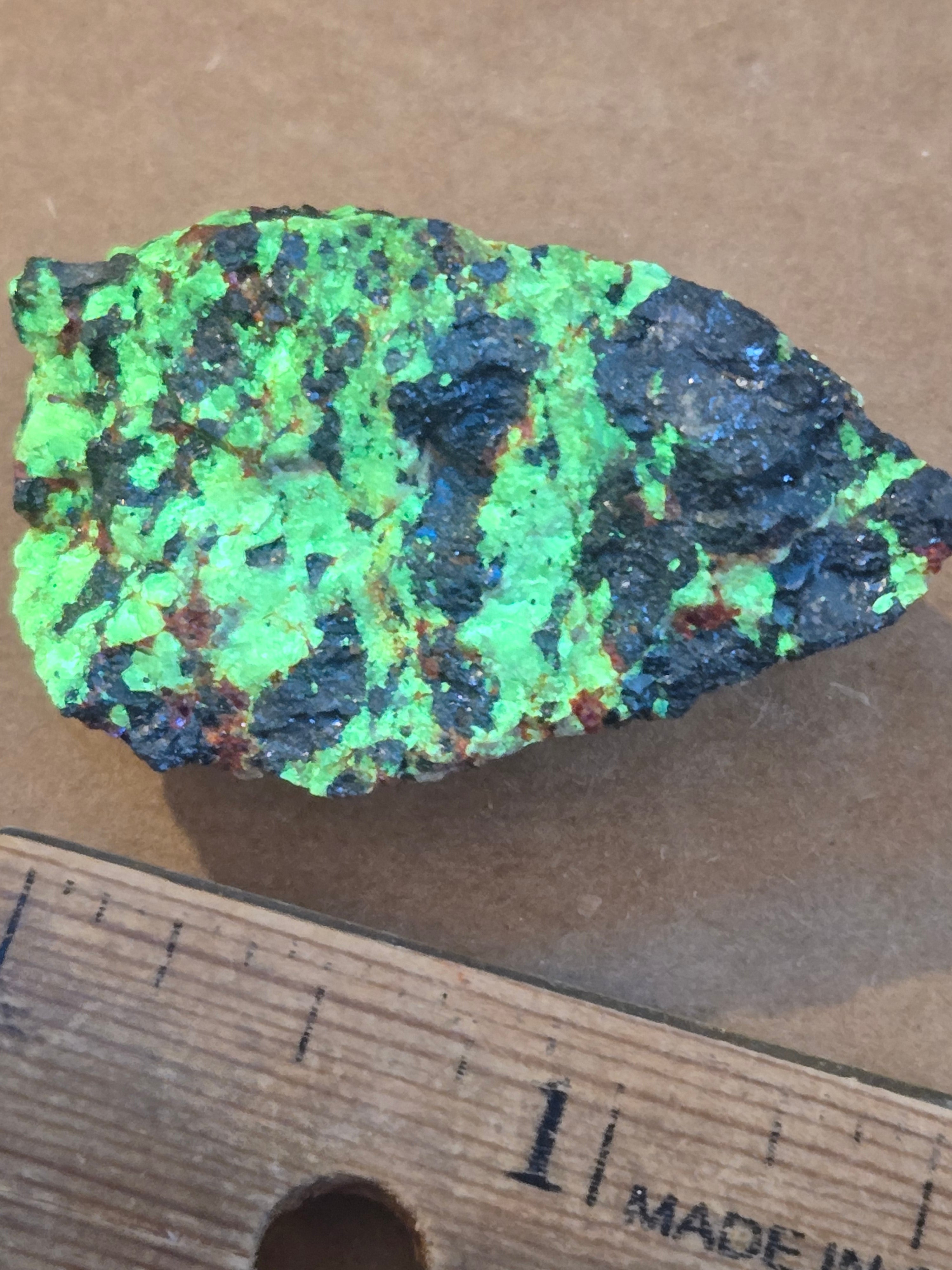Zincite franklinite calcite