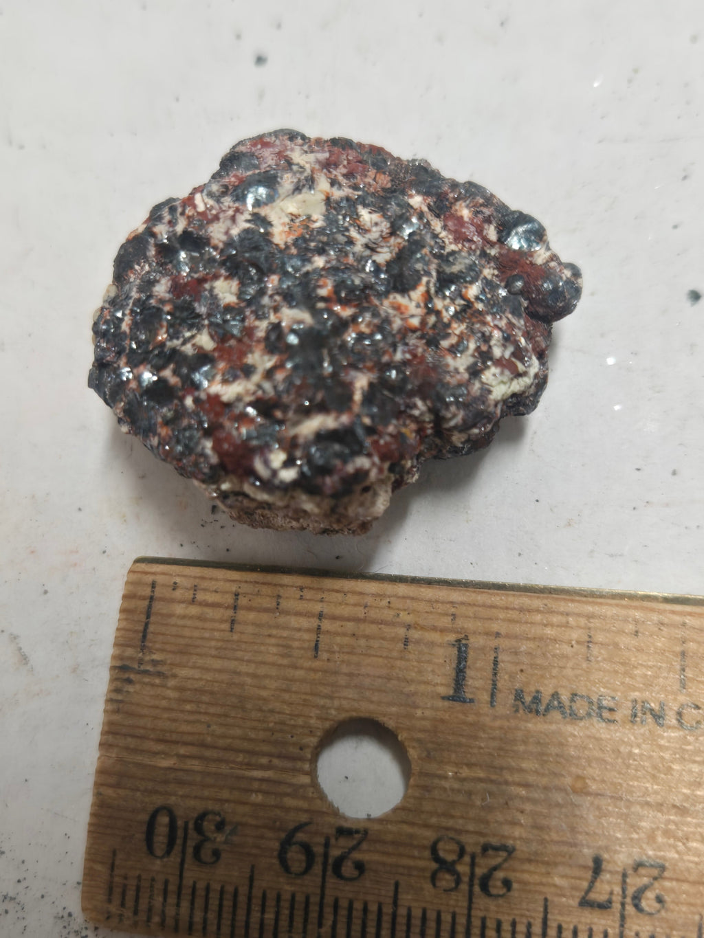 Zincite specimen
