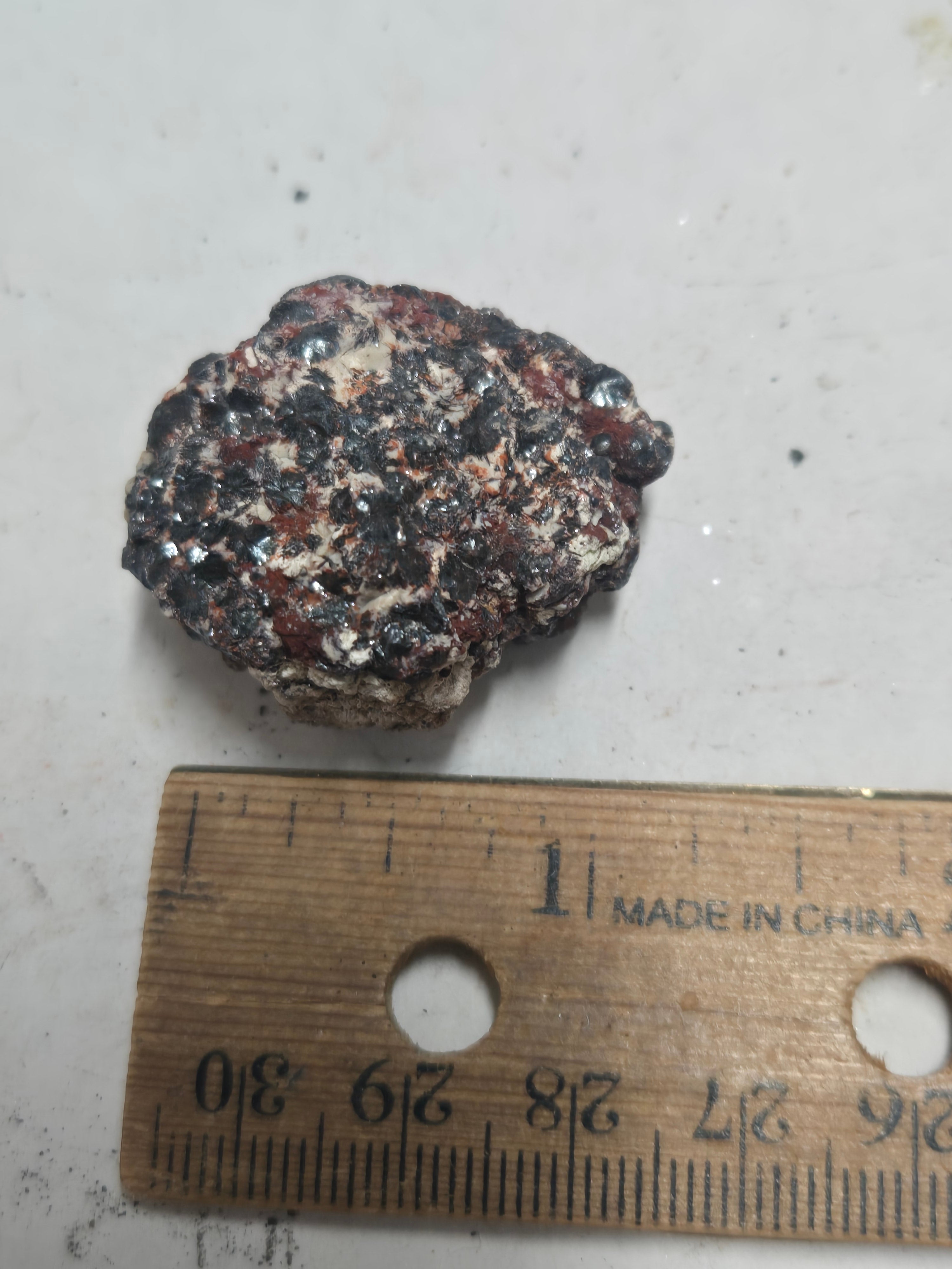 Zincite specimen
