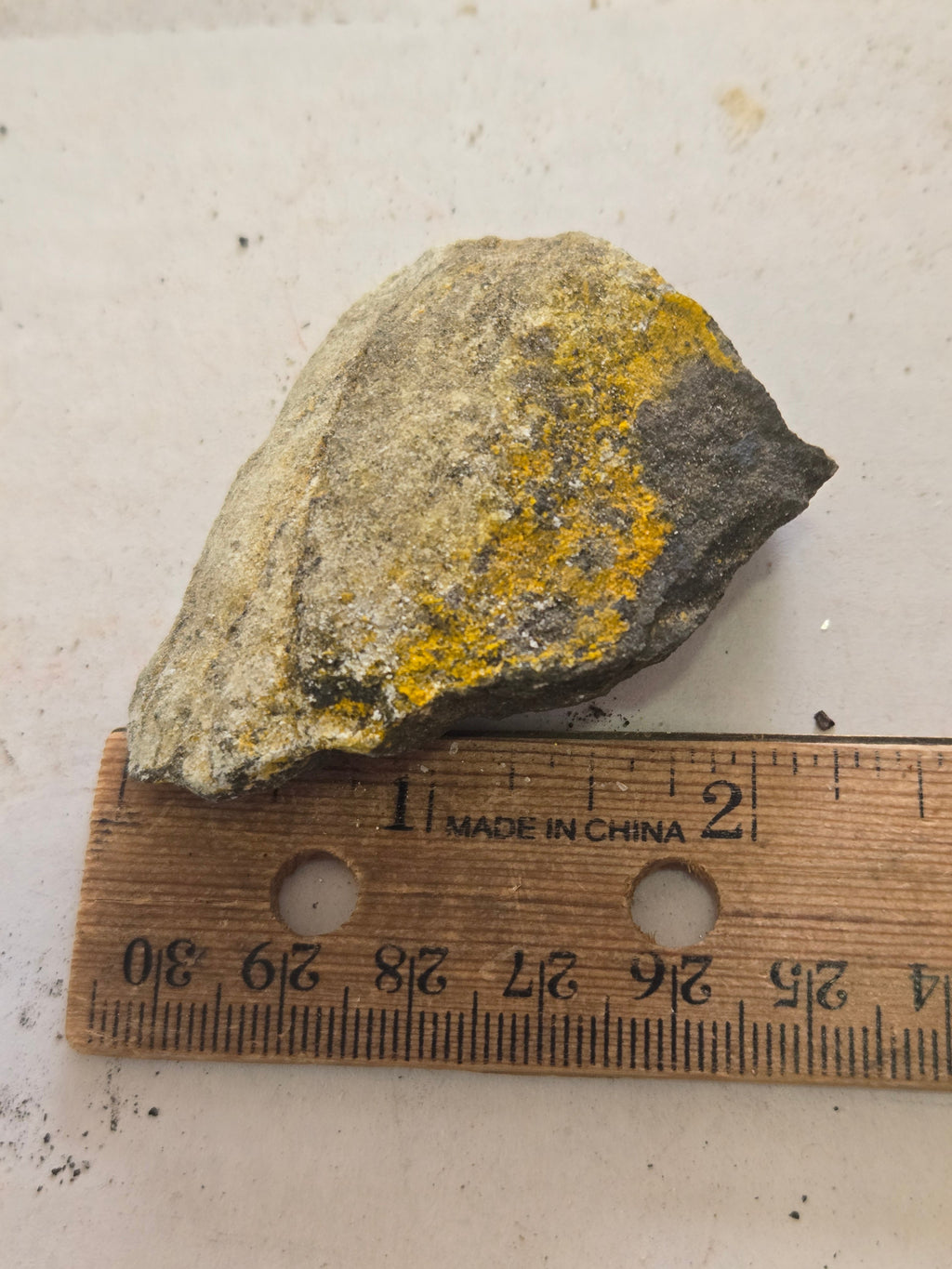 Zippeite with pascoite in corvusite